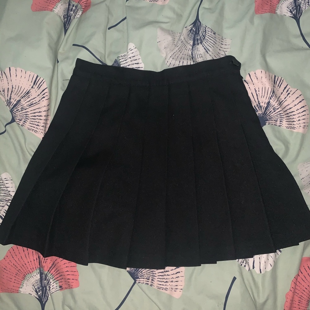 High waist pleated black American apparel skirt
